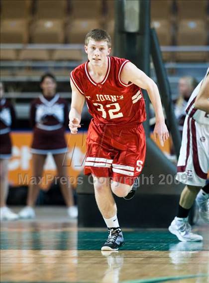 Thumbnail 1 in Lynn English vs. St. John's (MIAA D1 Final) photogallery.