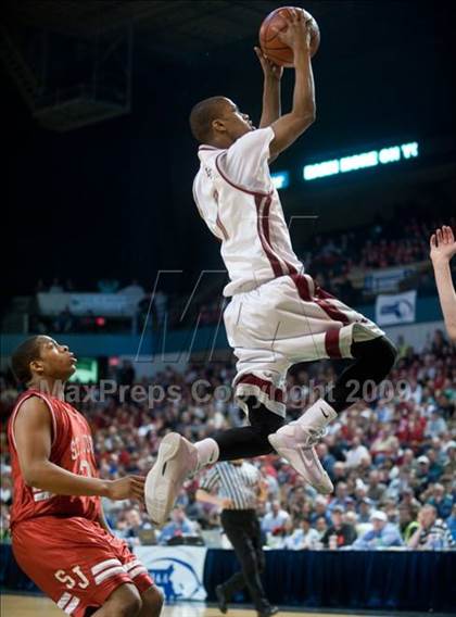 Thumbnail 1 in Lynn English vs. St. John's (MIAA D1 Final) photogallery.