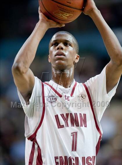 Thumbnail 2 in Lynn English vs. St. John's (MIAA D1 Final) photogallery.