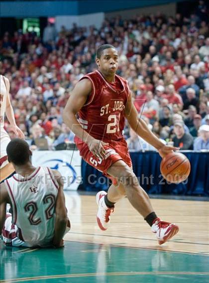Thumbnail 2 in Lynn English vs. St. John's (MIAA D1 Final) photogallery.