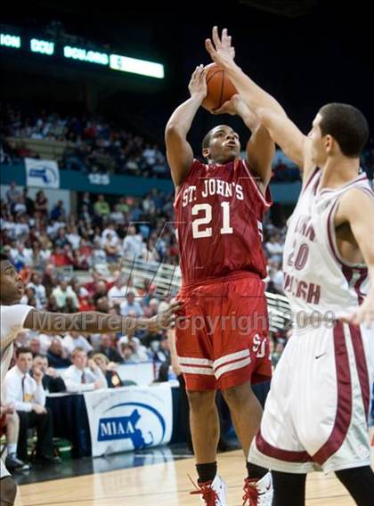 Thumbnail 3 in Lynn English vs. St. John's (MIAA D1 Final) photogallery.