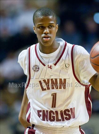 Thumbnail 1 in Lynn English vs. St. John's (MIAA D1 Final) photogallery.