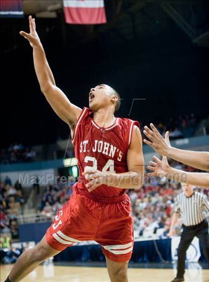 Thumbnail 1 in Lynn English vs. St. John's (MIAA D1 Final) photogallery.