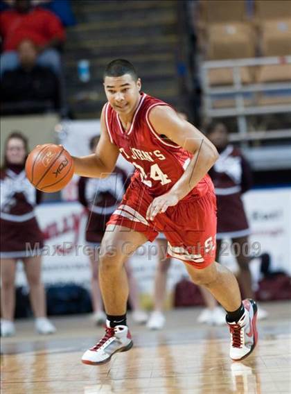 Thumbnail 1 in Lynn English vs. St. John's (MIAA D1 Final) photogallery.