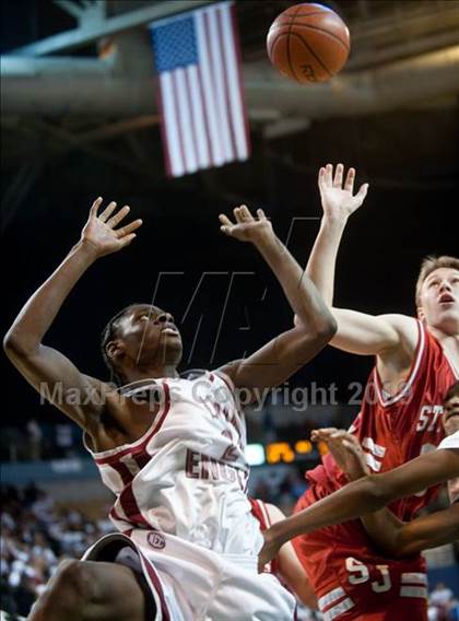Thumbnail 1 in Lynn English vs. St. John's (MIAA D1 Final) photogallery.