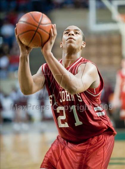 Thumbnail 2 in Lynn English vs. St. John's (MIAA D1 Final) photogallery.
