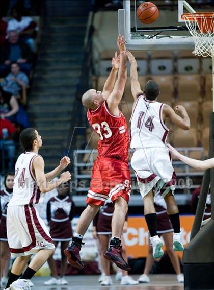 Thumbnail 3 in Lynn English vs. St. John's (MIAA D1 Final) photogallery.