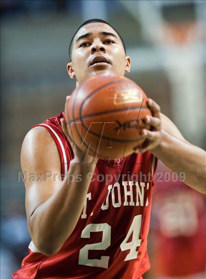 Thumbnail 3 in Lynn English vs. St. John's (MIAA D1 Final) photogallery.