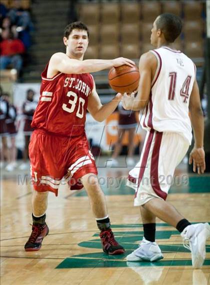 Thumbnail 2 in Lynn English vs. St. John's (MIAA D1 Final) photogallery.