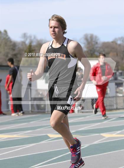 Thumbnail 3 in Capital Valley Conference 1A Meet (Distance Races) photogallery.