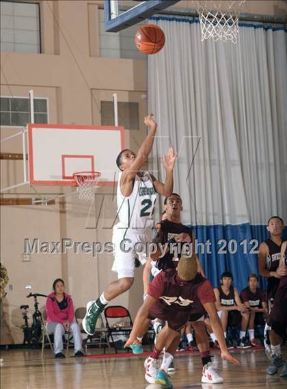 Thumbnail 2 in Sweetwater vs. Green Valley (MaxPreps Holiday Classic) photogallery.