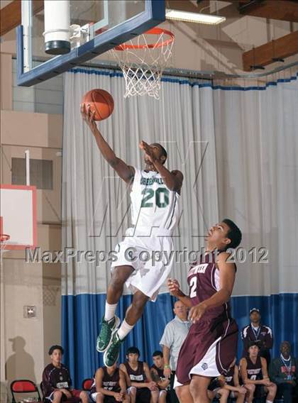 Thumbnail 2 in Sweetwater vs. Green Valley (MaxPreps Holiday Classic) photogallery.