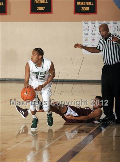 Thumbnail 3 in Sweetwater vs. Green Valley (MaxPreps Holiday Classic) photogallery.