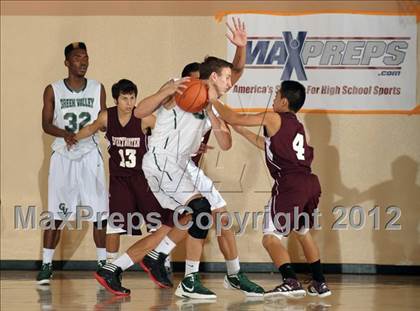 Thumbnail 3 in Sweetwater vs. Green Valley (MaxPreps Holiday Classic) photogallery.