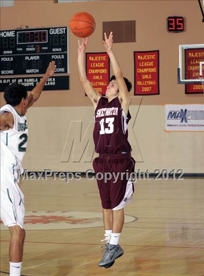 Thumbnail 1 in Sweetwater vs. Green Valley (MaxPreps Holiday Classic) photogallery.