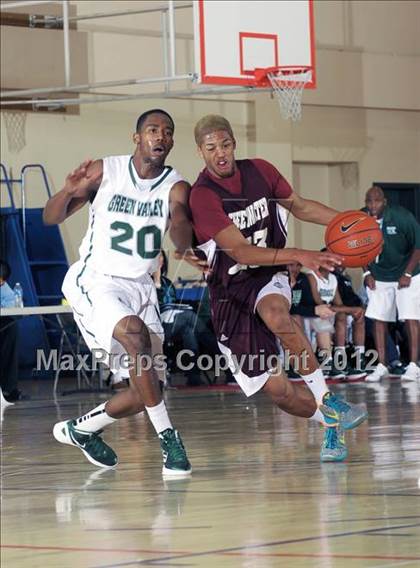 Thumbnail 2 in Sweetwater vs. Green Valley (MaxPreps Holiday Classic) photogallery.