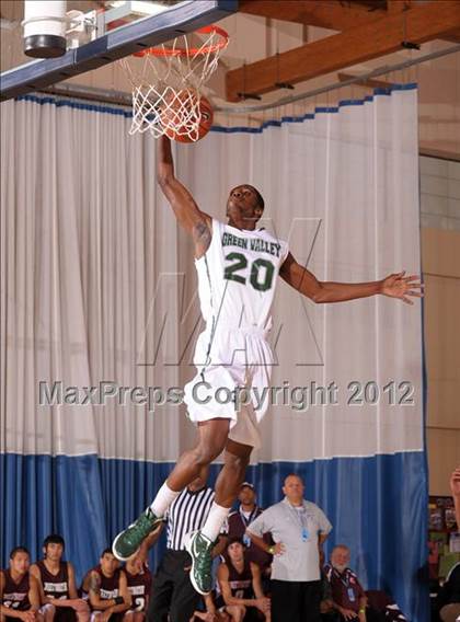 Thumbnail 1 in Sweetwater vs. Green Valley (MaxPreps Holiday Classic) photogallery.
