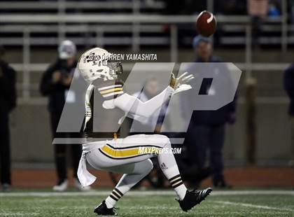 Thumbnail 3 in Saint Francis vs. Valley Christian (CIF CCS Open D2 Final) photogallery.