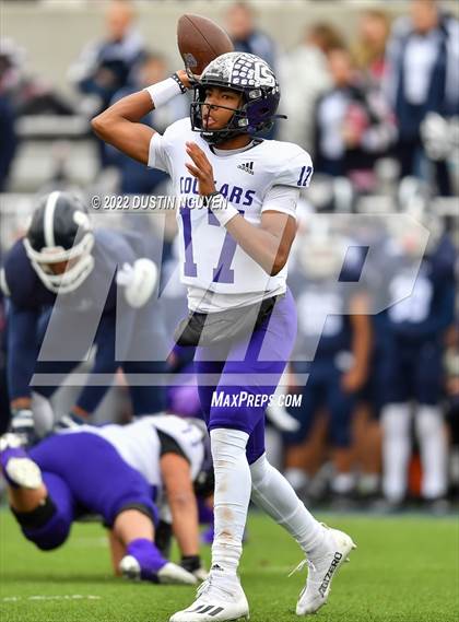 Thumbnail 1 in Smithson Valley vs. College Station (UIL 5A D1 Region 3 Final) photogallery.