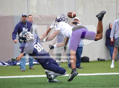 Thumbnail 2 in Smithson Valley vs. College Station (UIL 5A D1 Region 3 Final) photogallery.