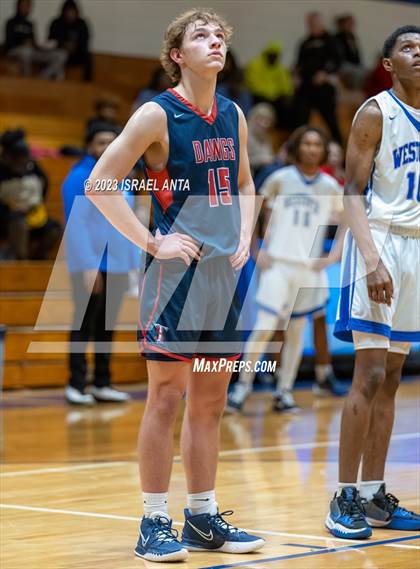 Thumbnail 1 in Terry Sanford @ Westover photogallery.
