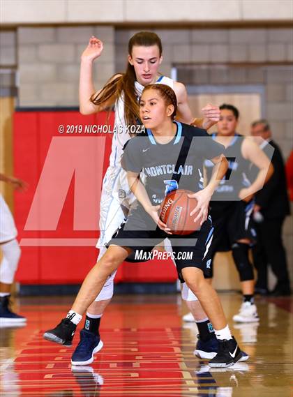 Thumbnail 2 in Linfield Christian vs. Montclair (CIF SS D5AA Finals) photogallery.