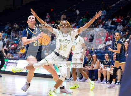 Thumbnail 1 in River Ridge vs Langston Hughes (GHSA 5A Championship) photogallery.