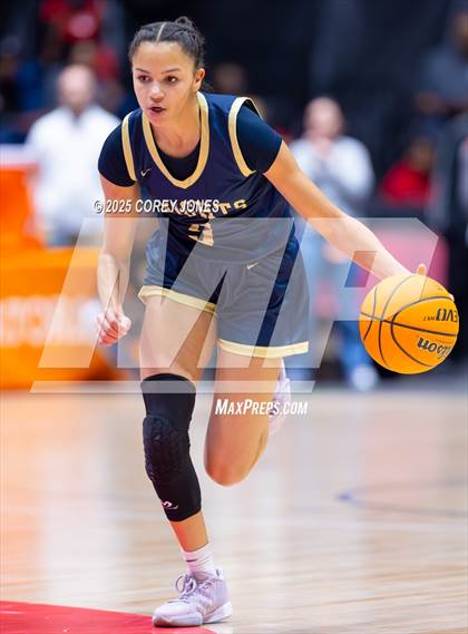 Thumbnail 3 in River Ridge vs Langston Hughes (GHSA 5A Championship) photogallery.