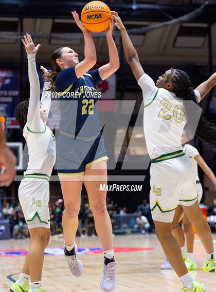 Thumbnail 3 in River Ridge vs Langston Hughes (GHSA 5A Championship) photogallery.