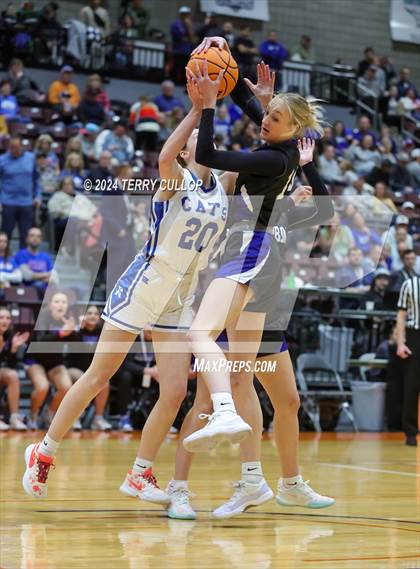Thumbnail 1 in Carbon vs. Richfield (UHSAA 3A Semifinal) photogallery.