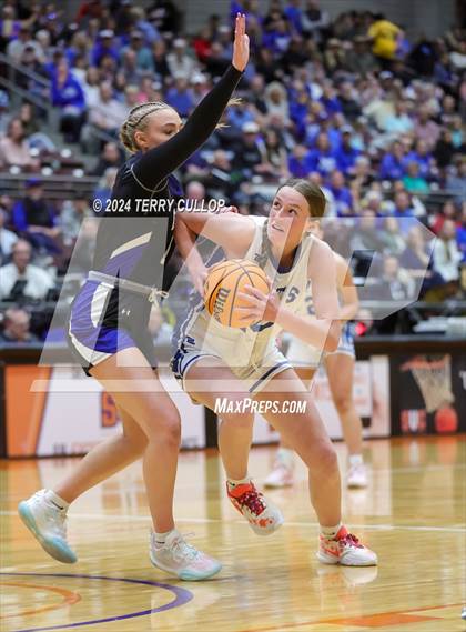 Thumbnail 1 in Carbon vs. Richfield (UHSAA 3A Semifinal) photogallery.