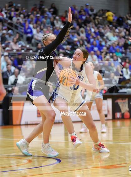 Thumbnail 2 in Carbon vs. Richfield (UHSAA 3A Semifinal) photogallery.