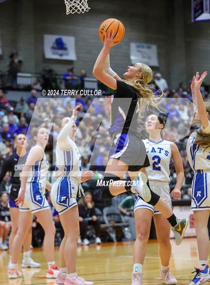 Thumbnail 3 in Carbon vs. Richfield (UHSAA 3A Semifinal) photogallery.