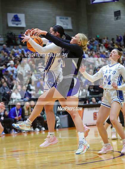 Thumbnail 2 in Carbon vs. Richfield (UHSAA 3A Semifinal) photogallery.
