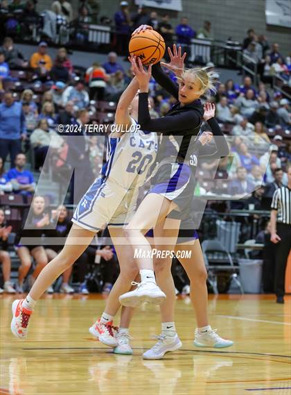 Thumbnail 2 in Carbon vs. Richfield (UHSAA 3A Semifinal) photogallery.