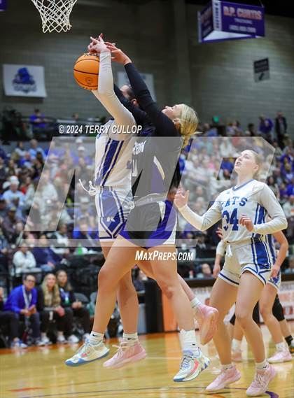 Thumbnail 1 in Carbon vs. Richfield (UHSAA 3A Semifinal) photogallery.