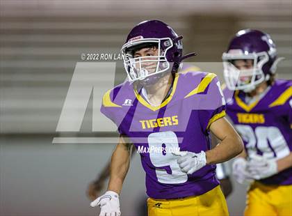 Thumbnail 3 in Velma-Alma vs Laverne (OSSAA Class B Semifinal) photogallery.