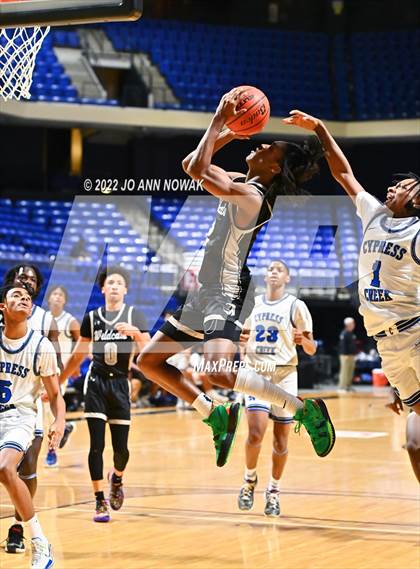 Thumbnail 2 in Cypress Creek vs. Guyer (Houston Methodist Cy-Hoops Invitational) photogallery.