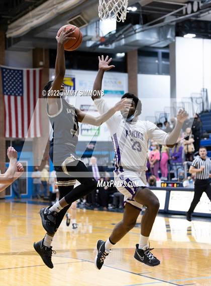 Thumbnail 3 in Collinsville vs. Althoff Catholic (Chick-fil-A Classic) photogallery.