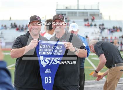 Thumbnail 3 in Galt vs. East Union (SJS D3 Final) photogallery.