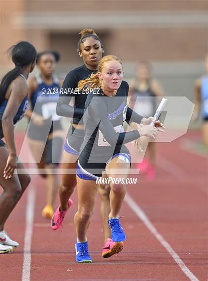 Thumbnail 1 in UIL Track & Field 6A Region 3 Regional Final Preliminaries (4 x 400 Meter) photogallery.