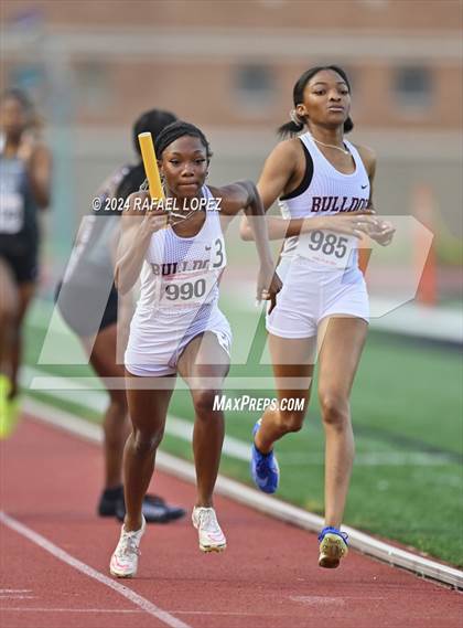 Thumbnail 1 in UIL Track & Field 6A Region 3 Regional Final Preliminaries (4 x 400 Meter) photogallery.