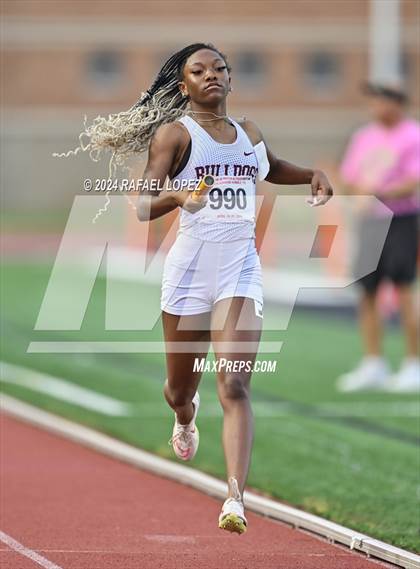 Thumbnail 3 in UIL Track & Field 6A Region 3 Regional Final Preliminaries (4 x 400 Meter) photogallery.