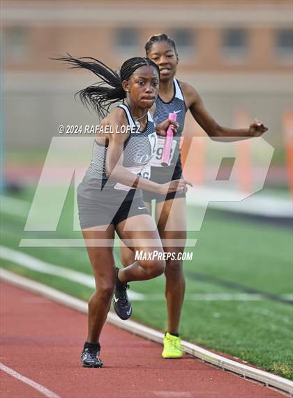 Thumbnail 2 in UIL Track & Field 6A Region 3 Regional Final Preliminaries (4 x 400 Meter) photogallery.