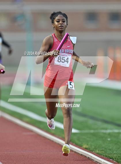 Thumbnail 2 in UIL Track & Field 6A Region 3 Regional Final Preliminaries (4 x 400 Meter) photogallery.