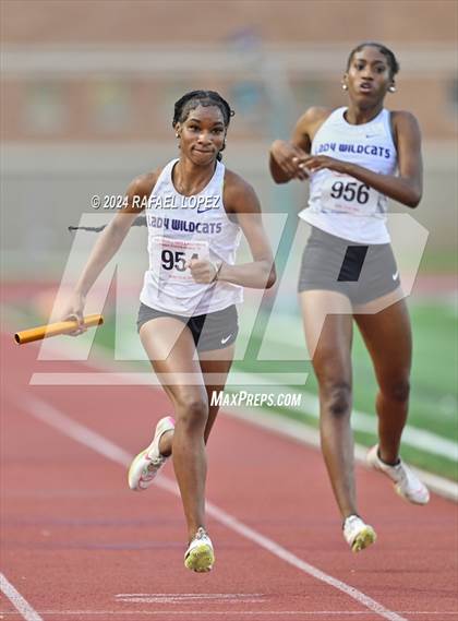 Thumbnail 2 in UIL Track & Field 6A Region 3 Regional Final Preliminaries (4 x 400 Meter) photogallery.