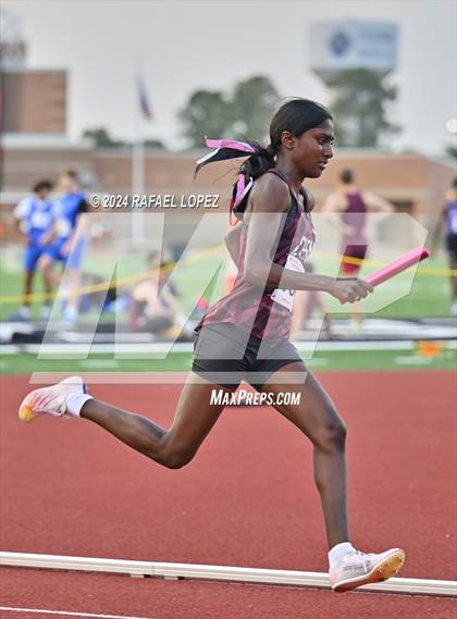Thumbnail 2 in UIL Track & Field 6A Region 3 Regional Final Preliminaries (4 x 400 Meter) photogallery.