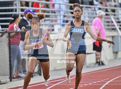 Thumbnail 2 in UIL Track & Field 6A Region 3 Regional Final Preliminaries (4 x 400 Meter) photogallery.