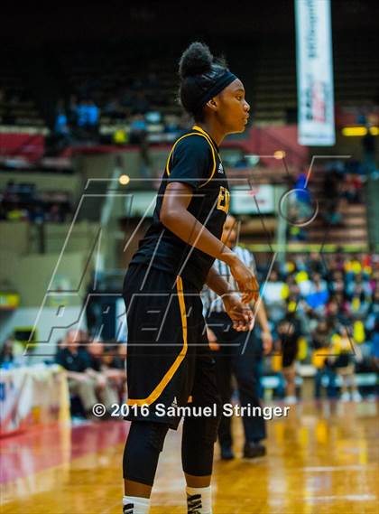 Thumbnail 2 in Clovis West vs. Edison (CIF CS D1 Final) photogallery.