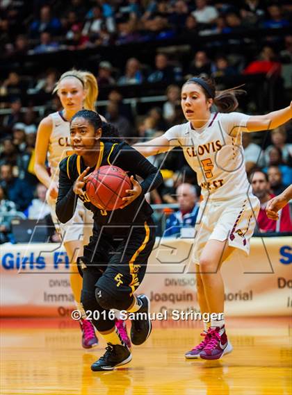 Thumbnail 1 in Clovis West vs. Edison (CIF CS D1 Final) photogallery.